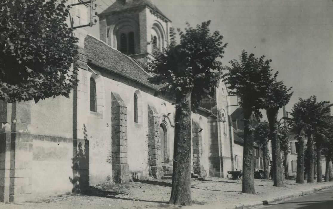 Eglise Saint-Martin : Façade latérale sud, vue partielle