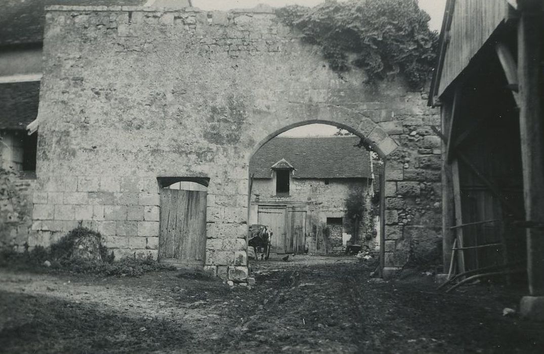 Manoir de La Châtière : Porte d’accès ouest, vue générale