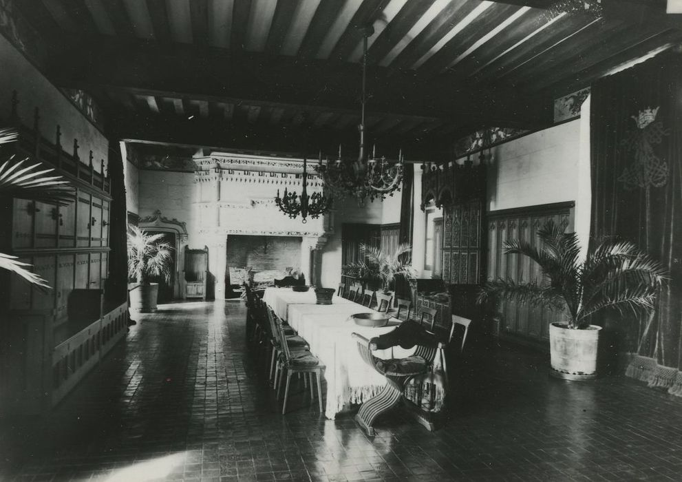 Château : Salle à manger, vue générale