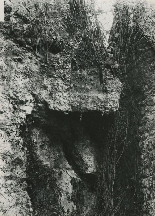 Vestiges du castellum romain : Détail des maçonnerie de l’aqueduc