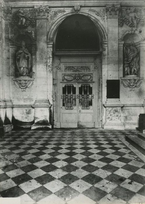 Château de Chavigny : Vestibule, vue partielle