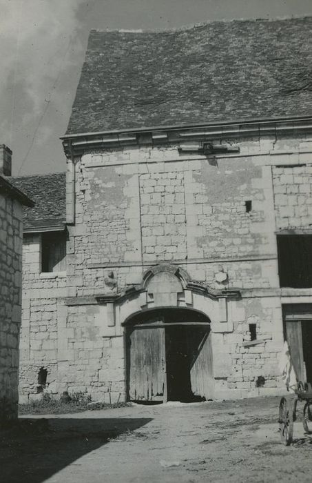 Prieuré des Roches-Saint-Paul : Bâtiment sud, façade sud, vue partielle