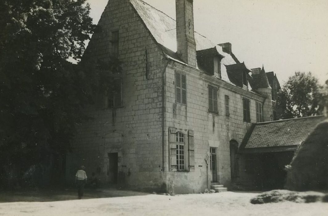 Château de Sassay : Aile nord, façades nord et est, vue générale