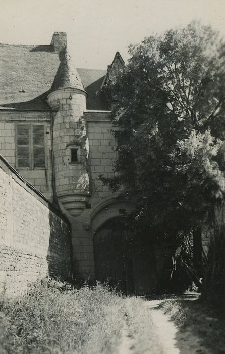 Château de Sassay : Aile nord, façade nord, vue partielle