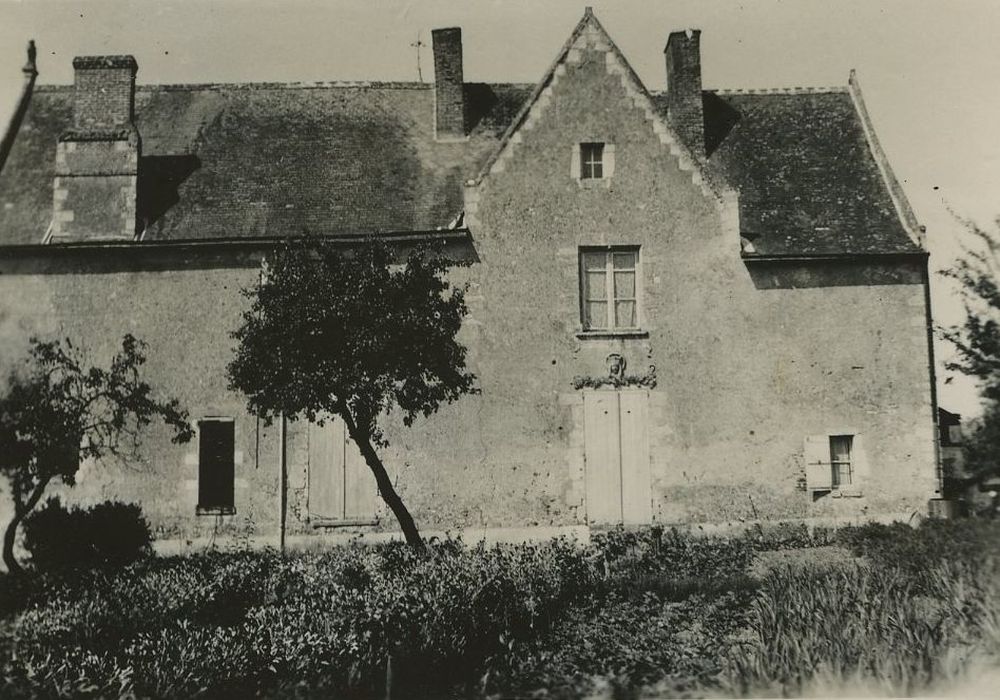 Manoir d'Avisé : Façade est, vue générale