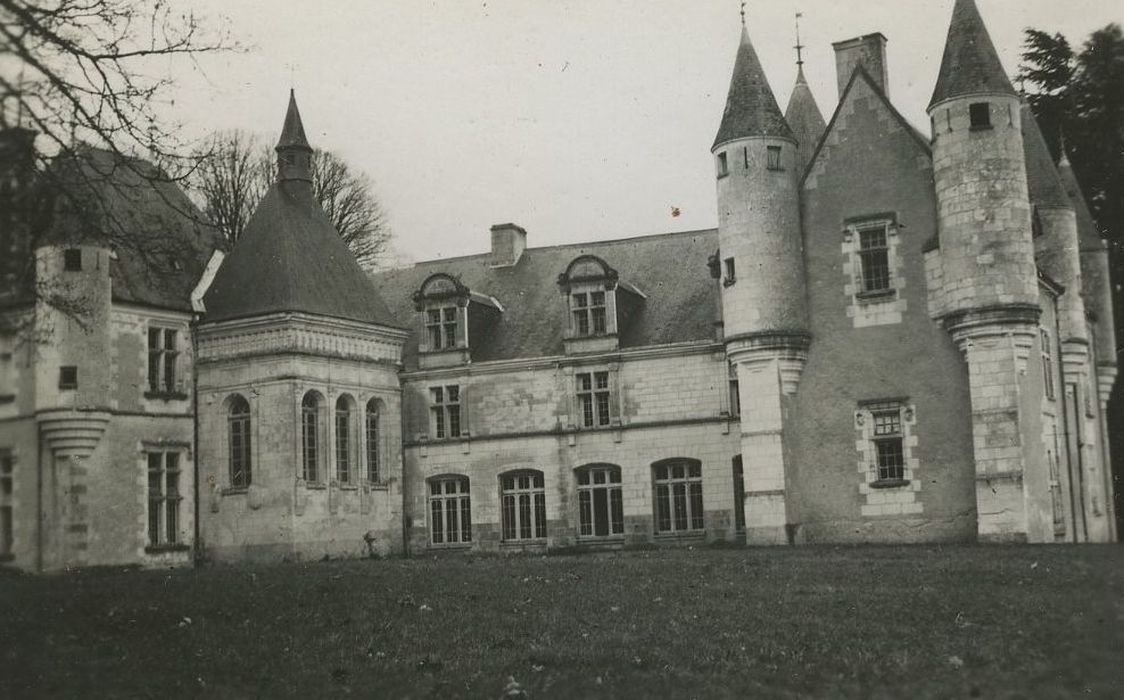 Château de la Bussière : Ensemble ouest, vue générale