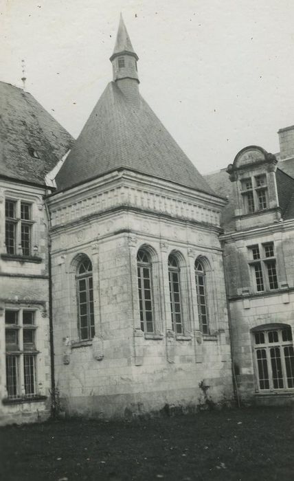 Château de la Bussière : Chapelle, angle nord-ouest, vue générale