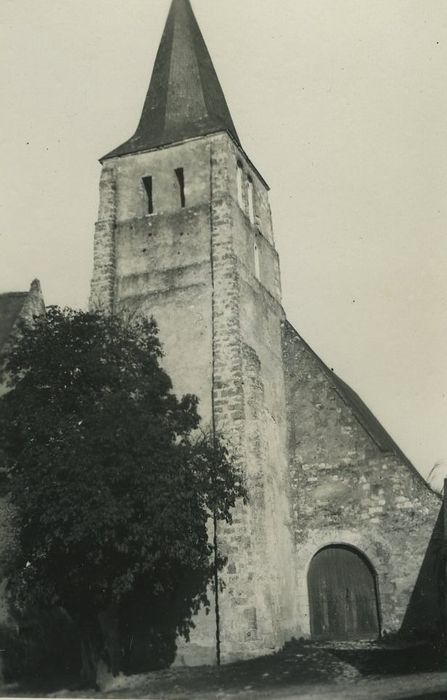 Eglise Saint-Sulpice : Façade occidentale, vue partielle