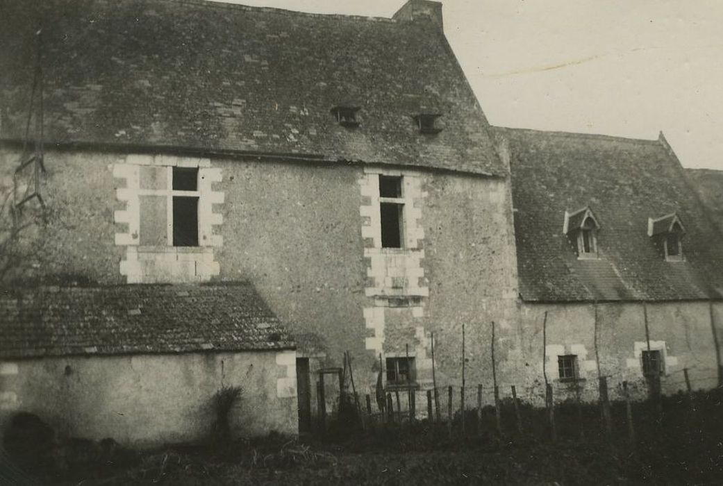 Manoir de l'Ortière : Façade nord-est, vue partielle