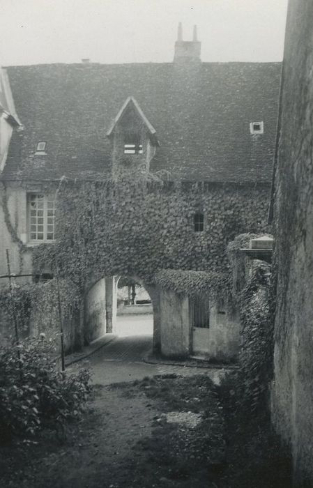 Château de Nazelles : Façade nord, vue partielle