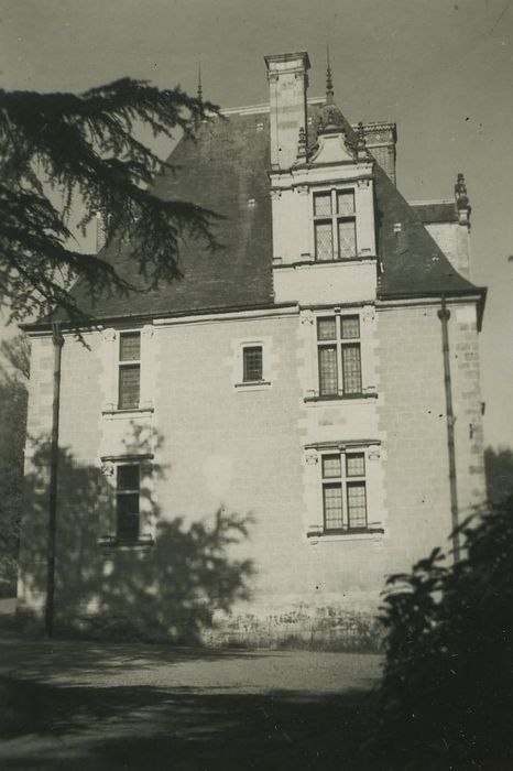 Château : Façade ouest, vue générale