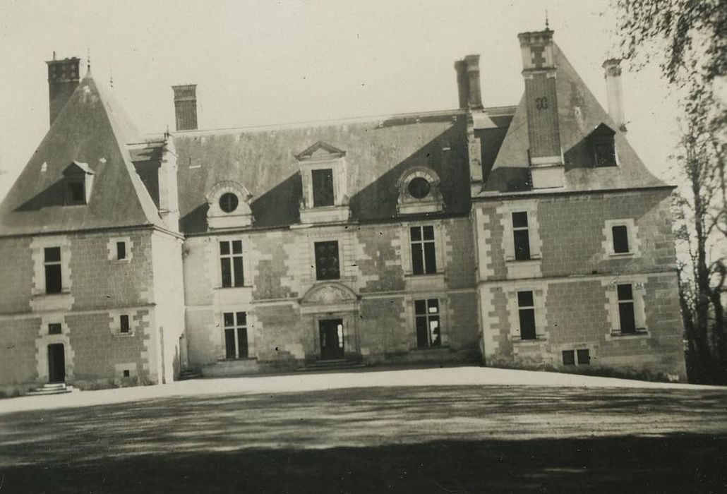 Château : Façade nord, vue générale