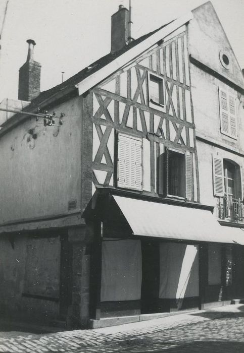 Maison : Façade sur rue, vue générale