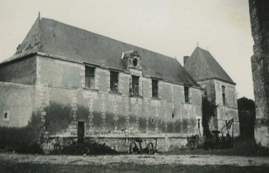 Château du Pressoir : Aile est, façade est, vue générale