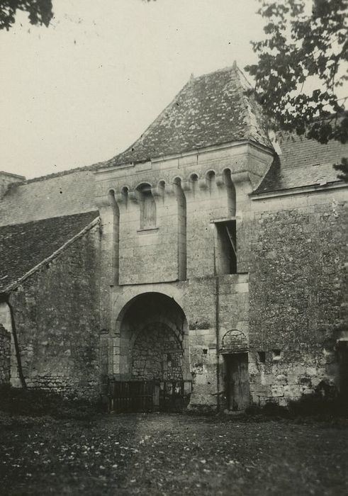 Château du Pressoir : Aile ouest, élévation ouest de la porterie