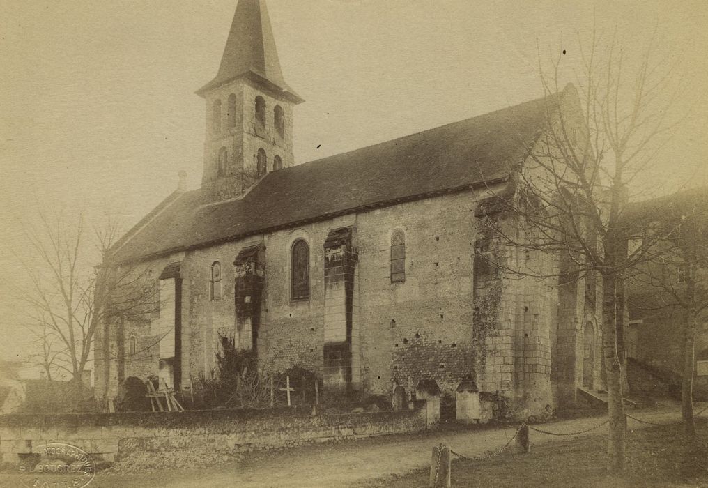 Eglise Saint-Pierre : Façade latérale nord, vue générale