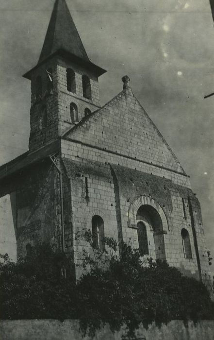 Eglise Saint-Pierre : Chevet, vue générale