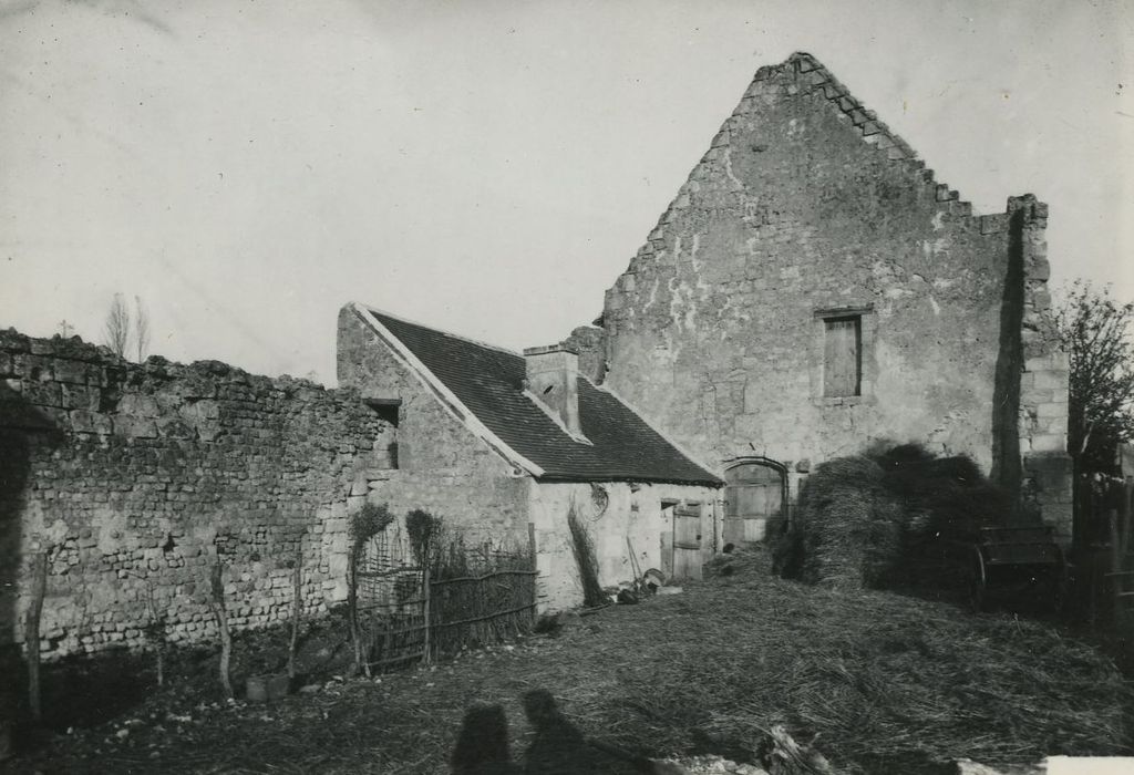 Ancien prieuré de Saint-Genest : Façade ouest, vue générale