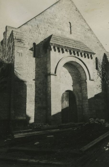 Eglise de la Sainte-Trinité : Façade occidentale, vue générale