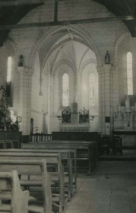 Eglise de la Sainte-Trinité : Nef, vue partielle