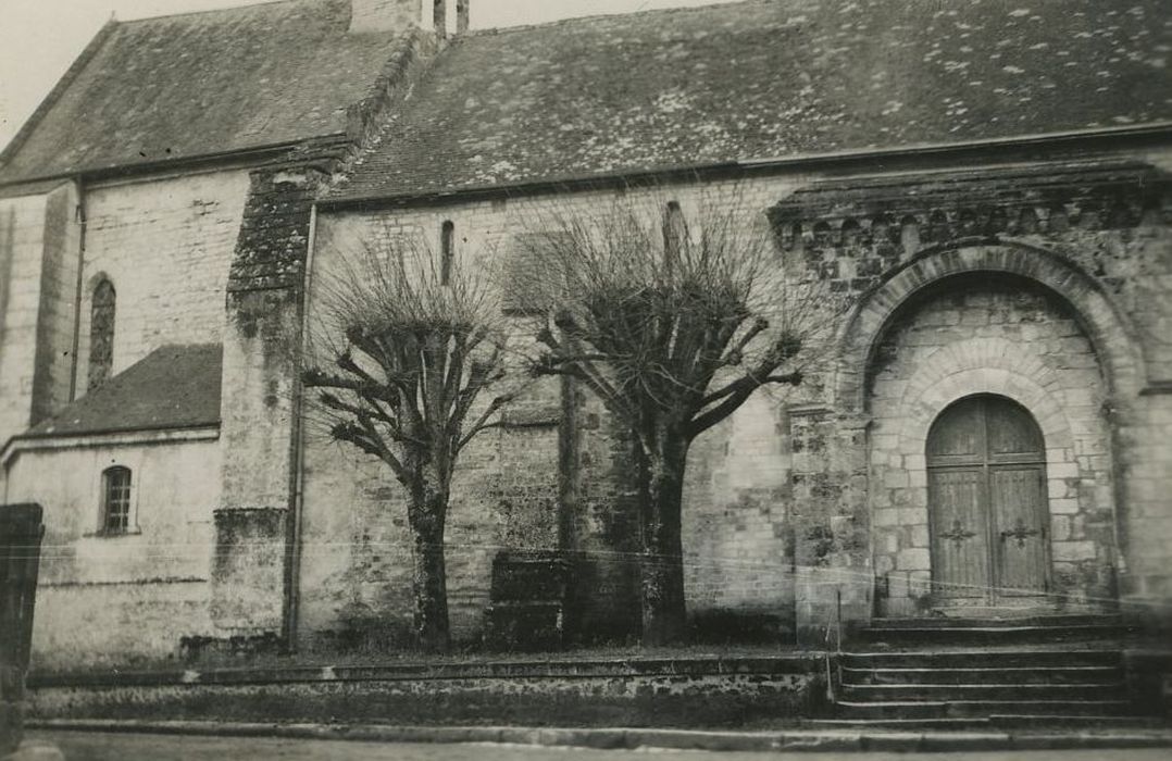 Eglise de la Sainte-Trinité : Façade latérale sud, vue partielle