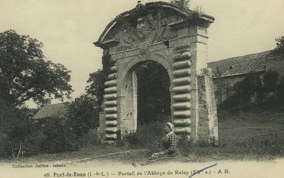 Ancien prieuré Notre-Dame de Relay : Portail d’accès nord, vue générale