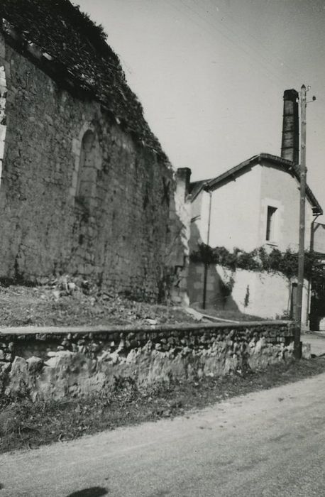 Chapelle de Tous-les-Saints : Façade latérale nord, vue partielle