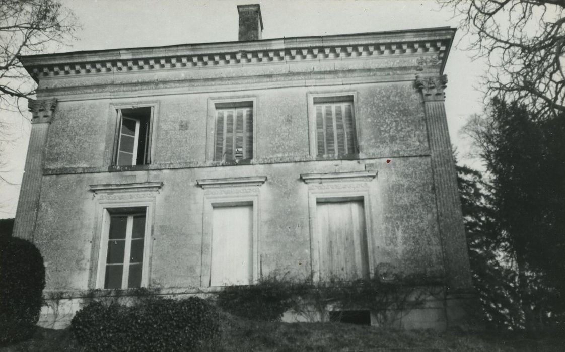 Château de Font-Baudry ou Fontbaudry : Façade ouest, vue générale