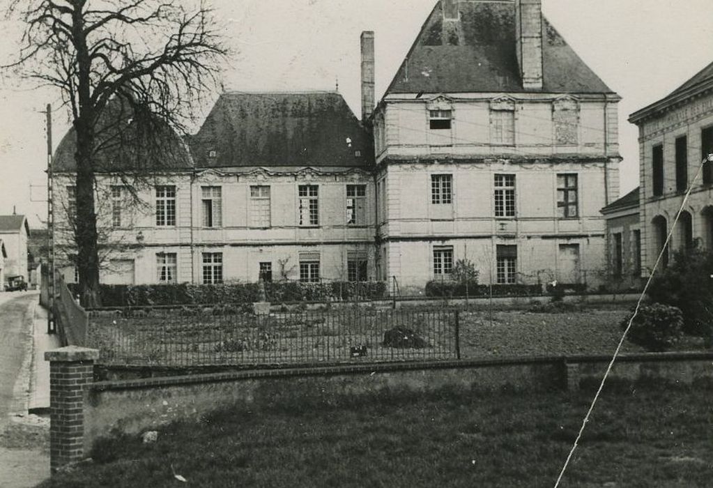 Hôtel de la Rallière : Ensemble ouest, vue générale