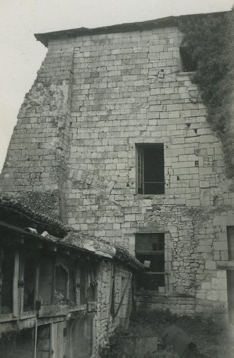 Château de Chargé : Façade nord, vue partielle