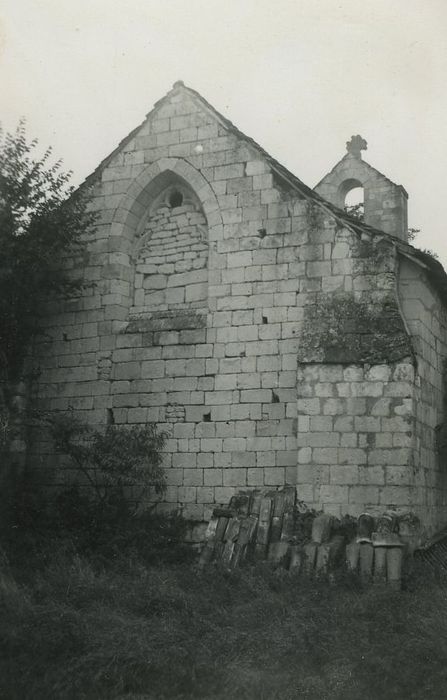 Château de Chargé : Chapelle, chevet, vue générale