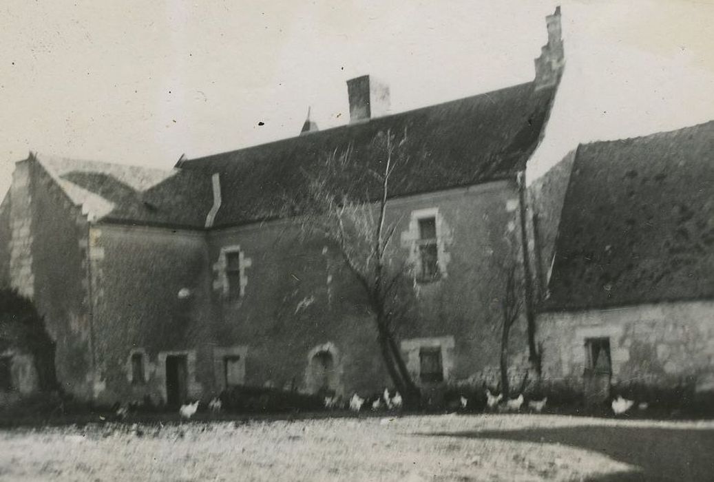 Manoir de Brûlon : Façade nord, vue générale