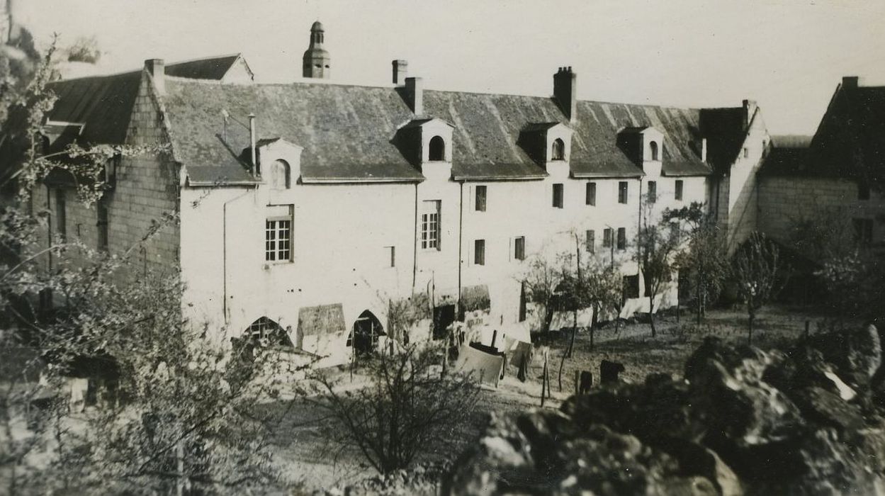 Ancien couvent des Calvairiennes : Aile ouest, façade ouest, vue générale