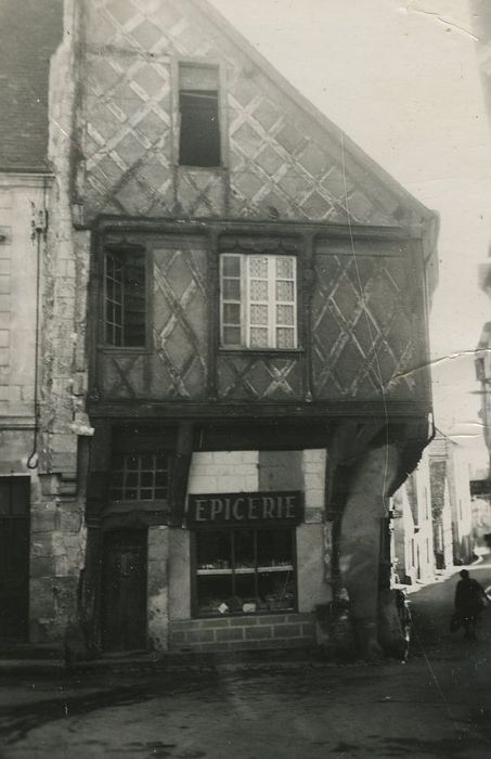 Maison à pans de bois : Façade sur rue, vue générale