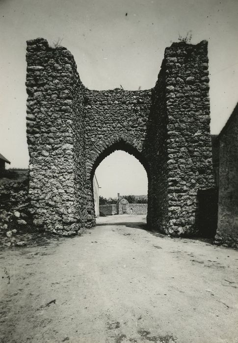 Porte fortifiée, vue générale