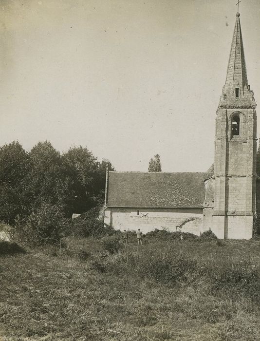 Eglise Saint-Martin : Façade latérale sud, vue partielle