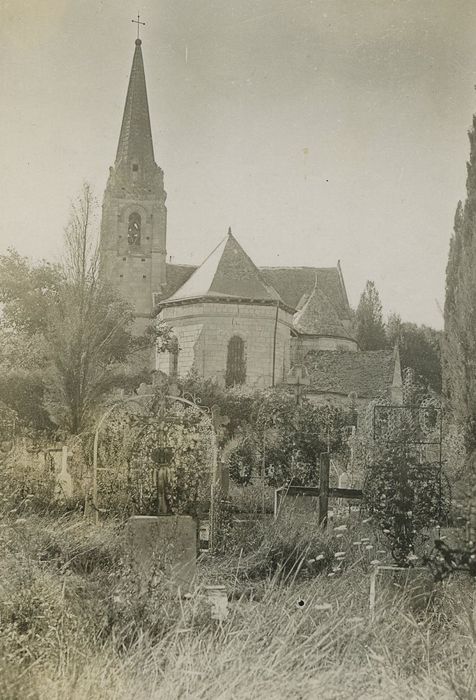 Eglise Saint-Martin : Chevet, vue partielle