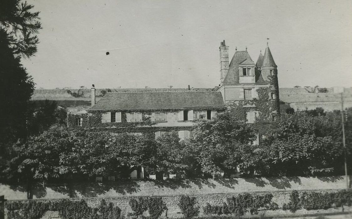 Château de Vaufoinard : Façade sud, vue générale