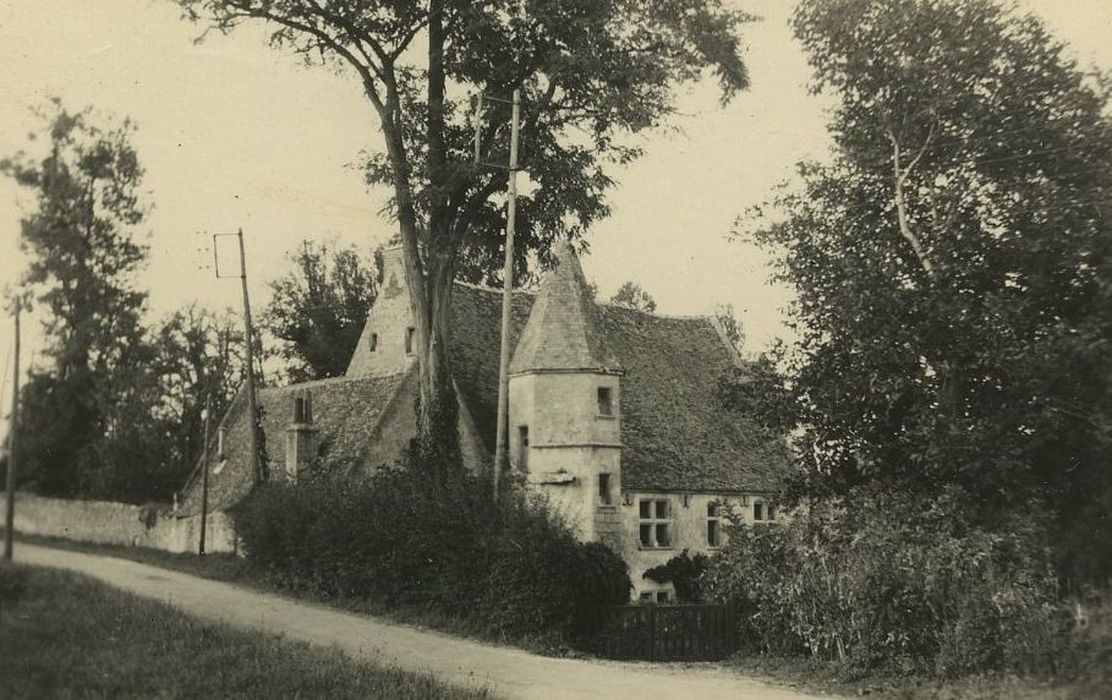 Ancien moulin de Touvoie : Vue partielle du moulin depuis le Sud-Ouest