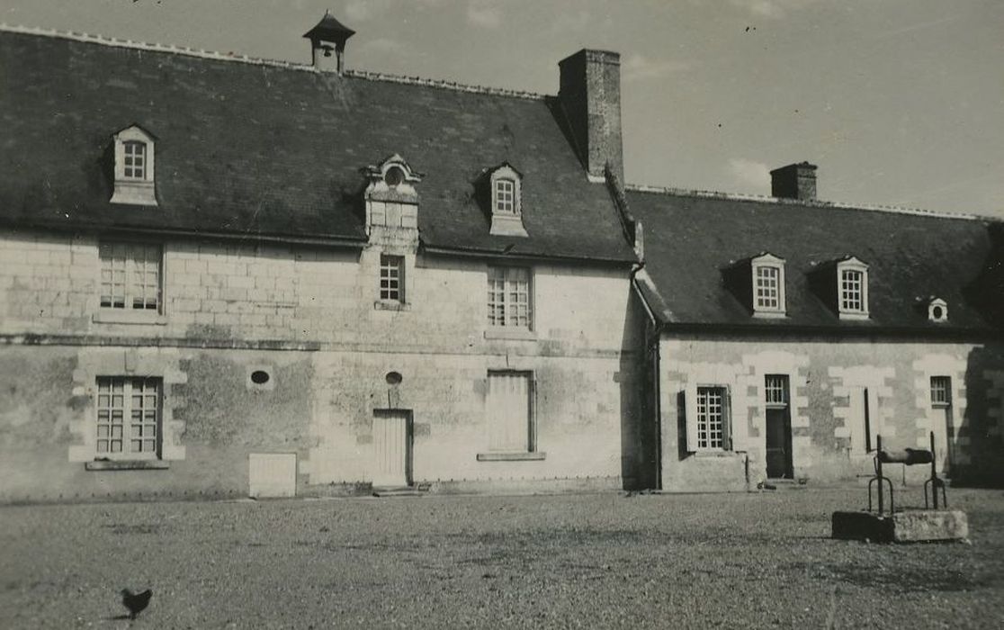 Manoir du Plessis : Façade ouest, vue partielle