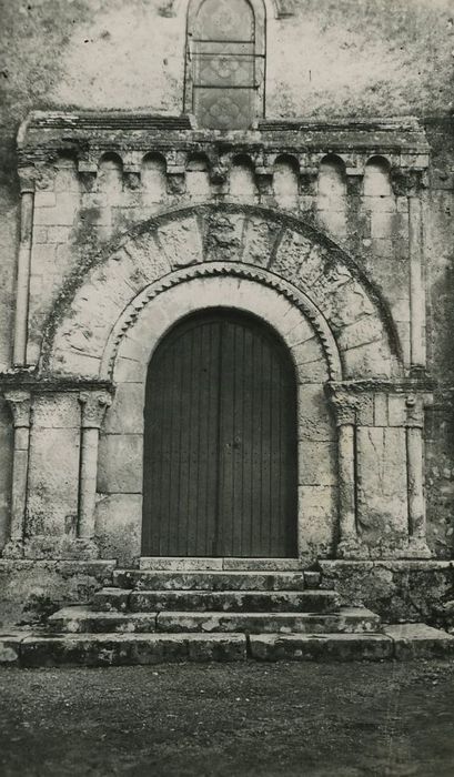 Eglise Saint-Saturnin : Portail occidental, vue générale