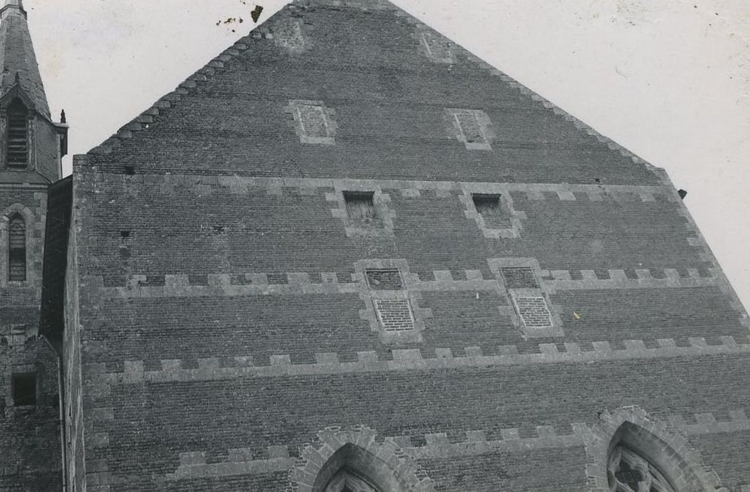 Eglise Saint-Laurent dit manoir de la Grand’Maison : Façade sud, vue partielle