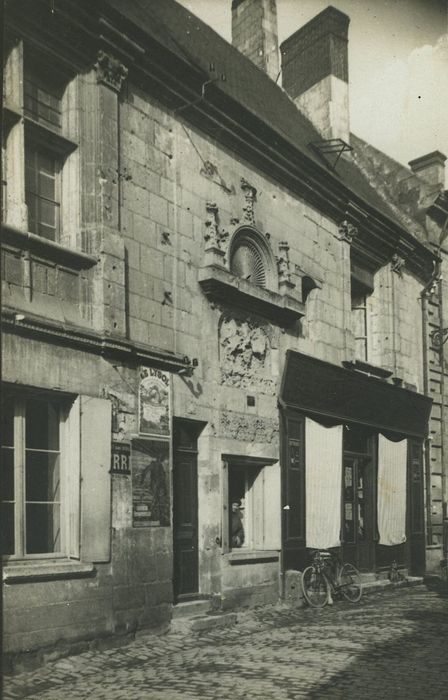 Maison : Façade sur rue, vue générale