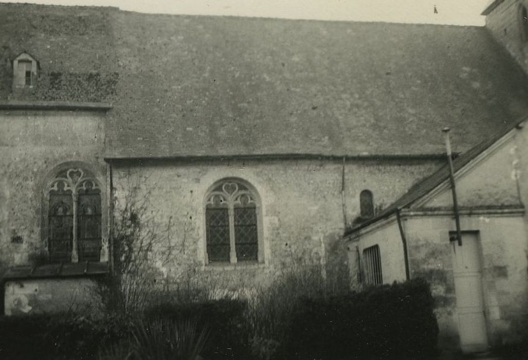 Eglise Saint-Paterne : Façade latérale nord, vue partielle