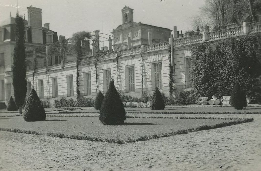 Château de Rochecotte : Aile sud, façade sud, vue générale