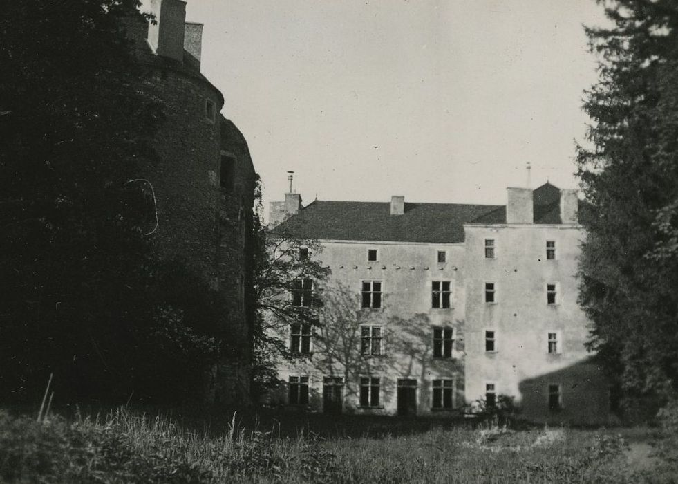 Château de Ruffey : Façade sud-ouest, vue générale