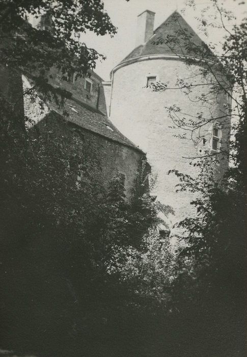 Château de Ruffey : Tour nord-ouest, vue générale