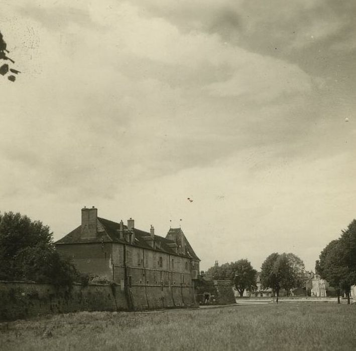 Château (ancien) : Ensemble est, vue génnérale