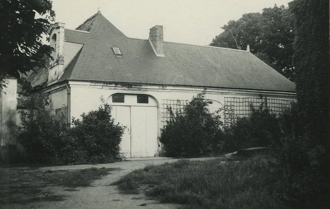 Manoir de la Singerie, dit la Cigogne : Commun, façade est, vue générale