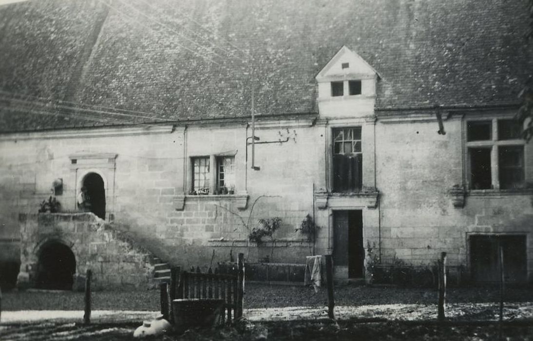 Manoir de Vaudésir : Aile est, façade ouest, vue partielle